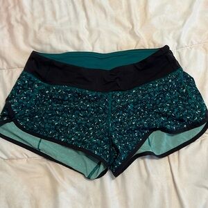 Lululemon blue and black speed flex shorts